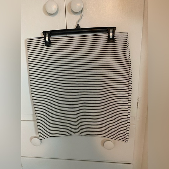LOFT VERTICAL STRIPED ELASTIC WAIST STRETCH PONTE MINI PENCIL SKIRT NWT SZ M - Picture 5 of 9